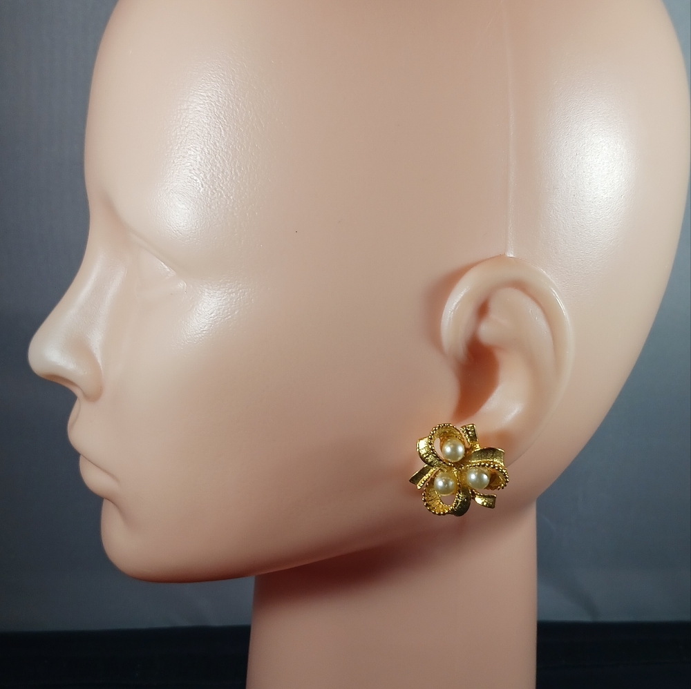 Vintage Mid Century Custom Jewelry Gold Tone Faux Pearl Earrings